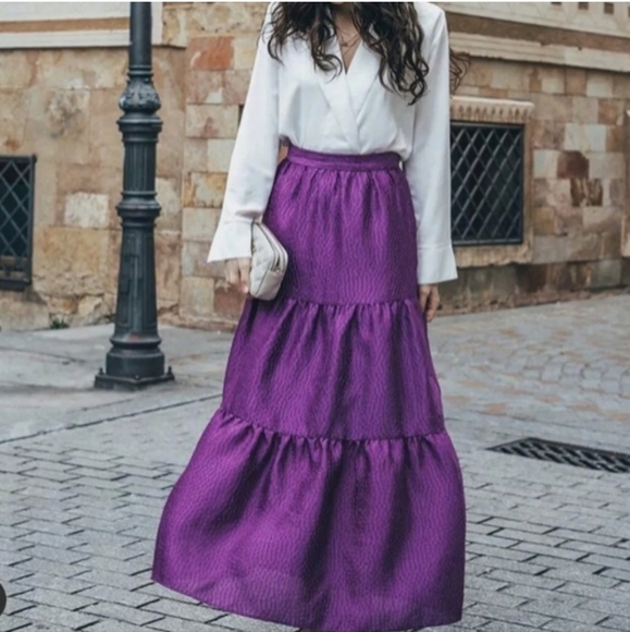 NWT Zara Voluminous Purple Midi Skirt XS - Picture 1 of 4
